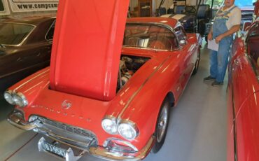 Chevrolet-corvette-1962-red-1