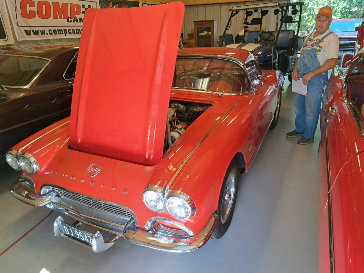 Chevrolet-corvette-1962-red-1