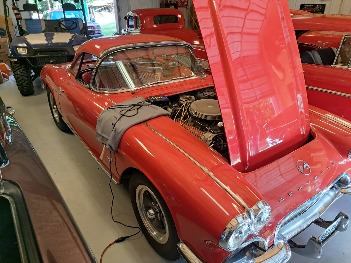 Chevrolet-corvette-1962-red-2