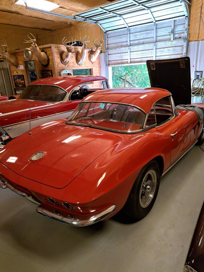 Chevrolet-corvette-1962-red