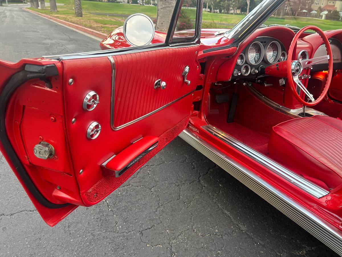 Chevrolet-corvette-1963-red-14