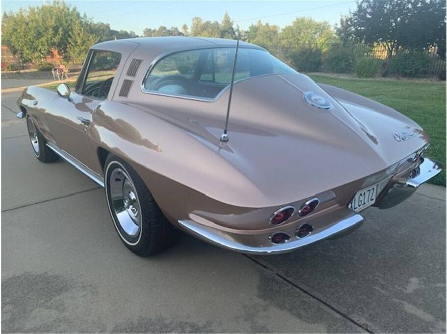 Chevrolet-corvette-1964-85
