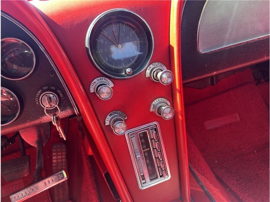 Chevrolet-corvette-1965-105