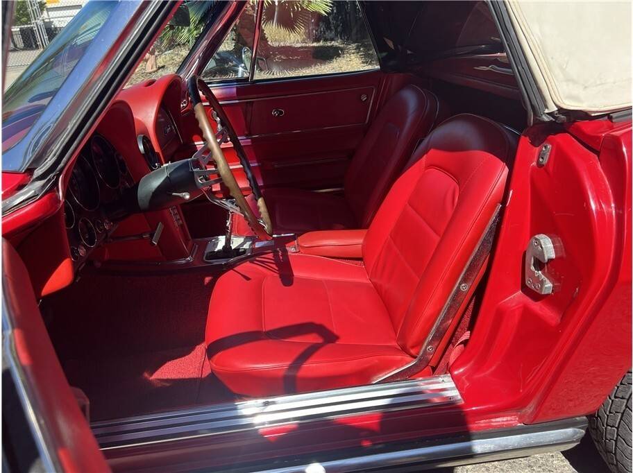 Chevrolet-corvette-1965-21