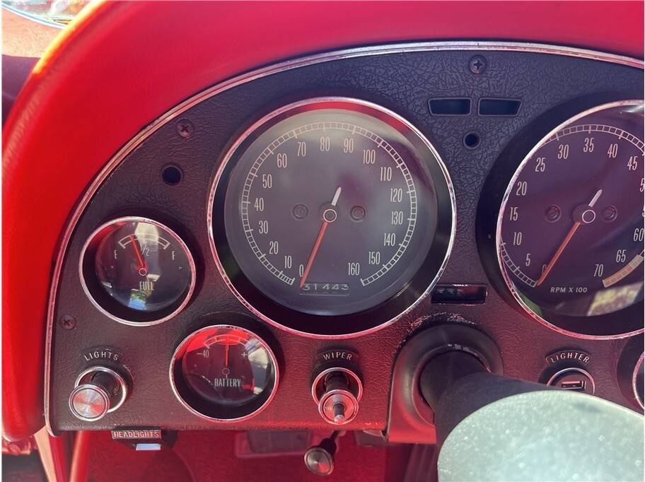 Chevrolet-corvette-1965-30