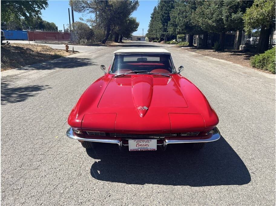 Chevrolet-corvette-1965-31