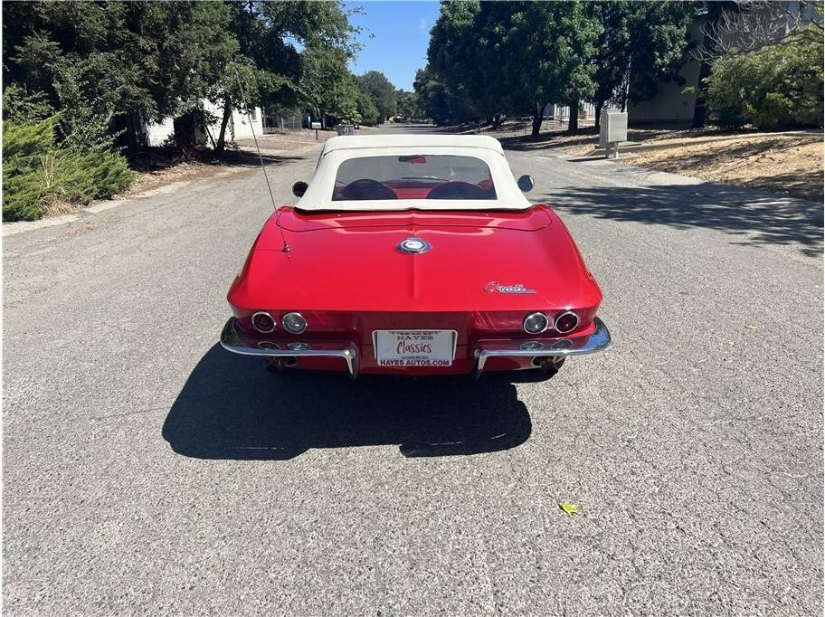 Chevrolet-corvette-1965-35
