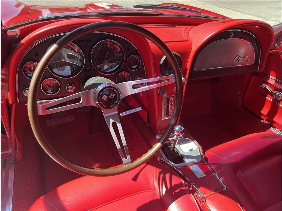 Chevrolet-corvette-1965-52