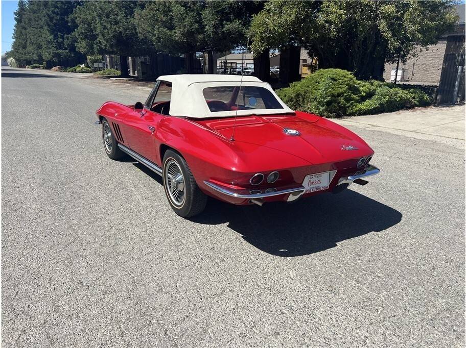Chevrolet-corvette-1965-67