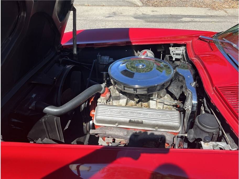 Chevrolet-corvette-1965-81