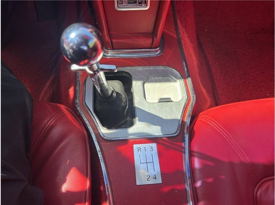 Chevrolet-corvette-1965-86