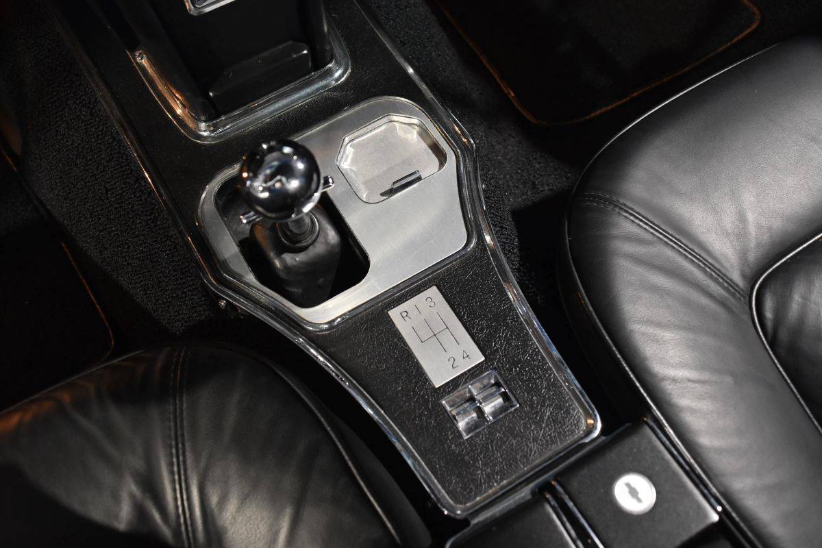 Chevrolet-corvette-1965-black-14