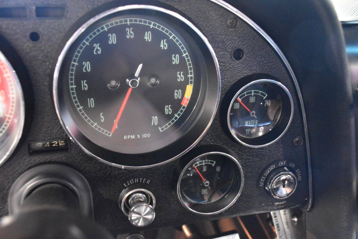 Chevrolet-corvette-1965-black-16