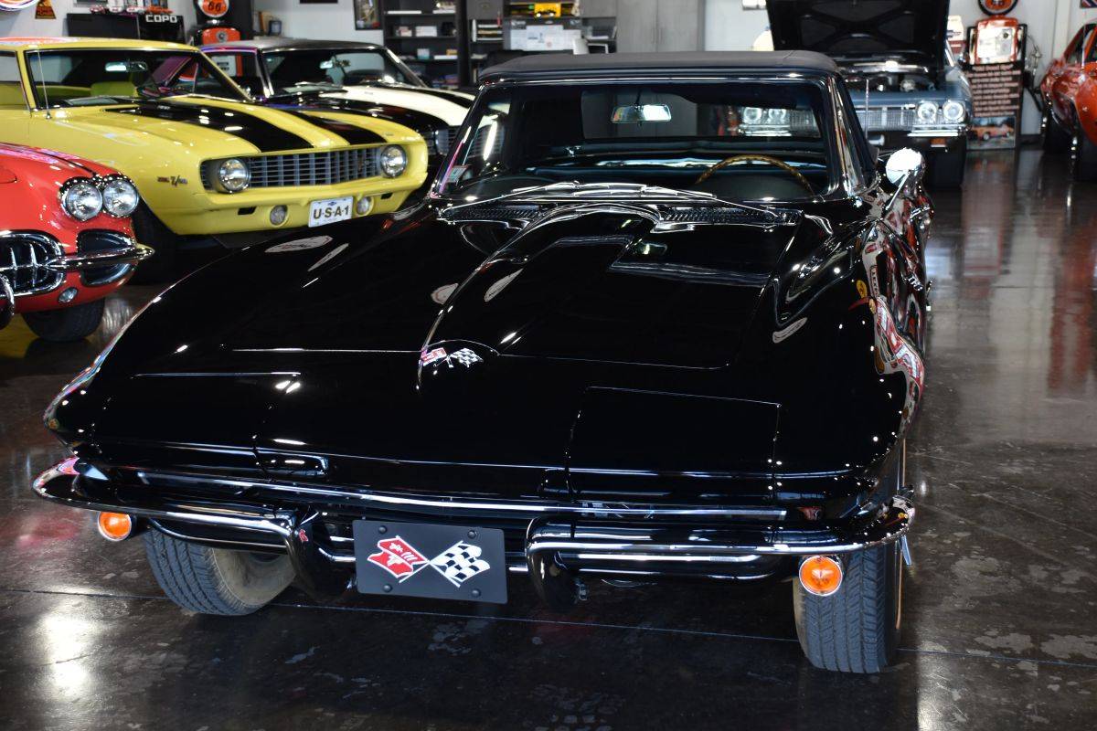 Chevrolet-corvette-1965-black-3