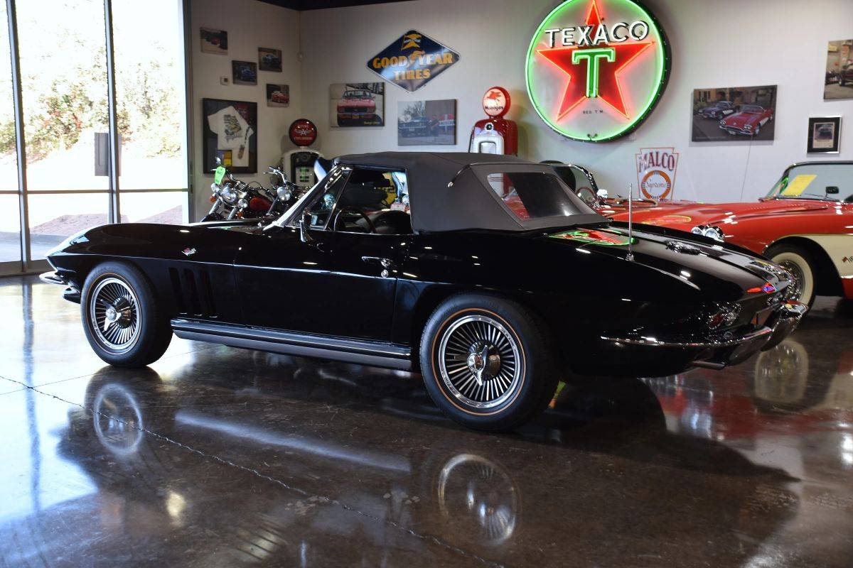 Chevrolet-corvette-1965-black-6