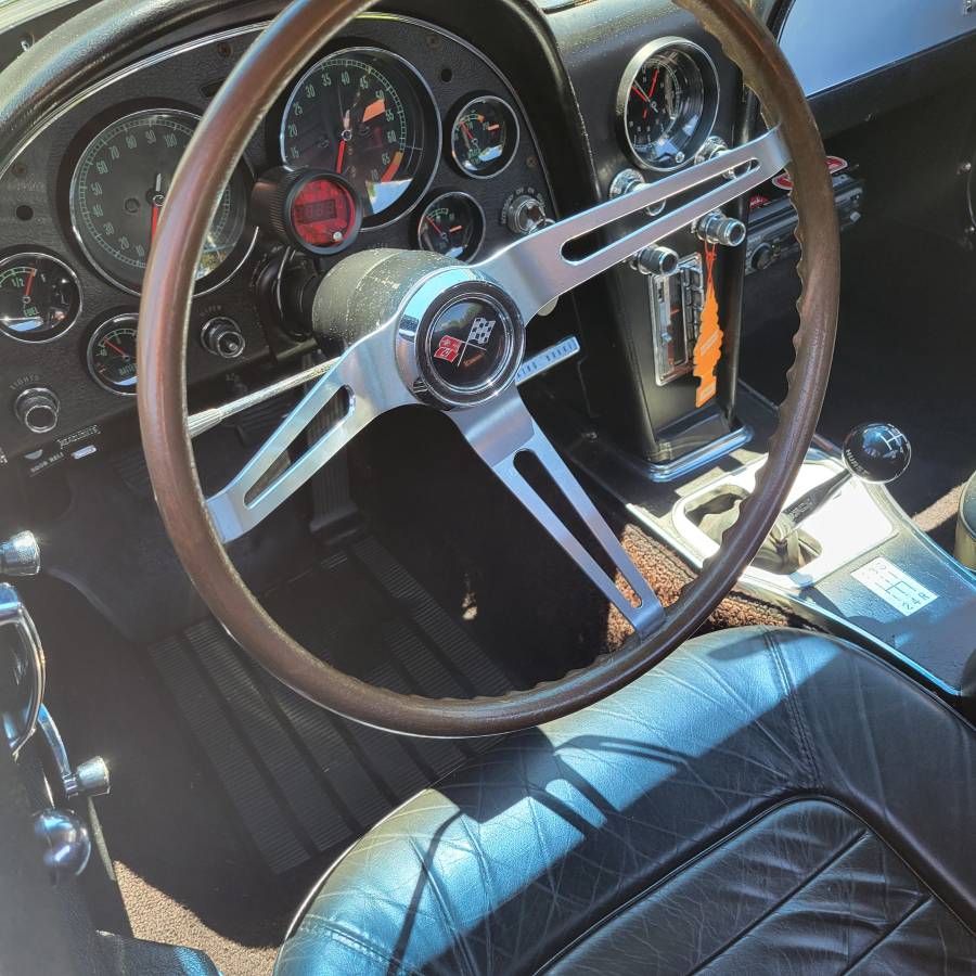 Chevrolet-corvette-1966-black-14