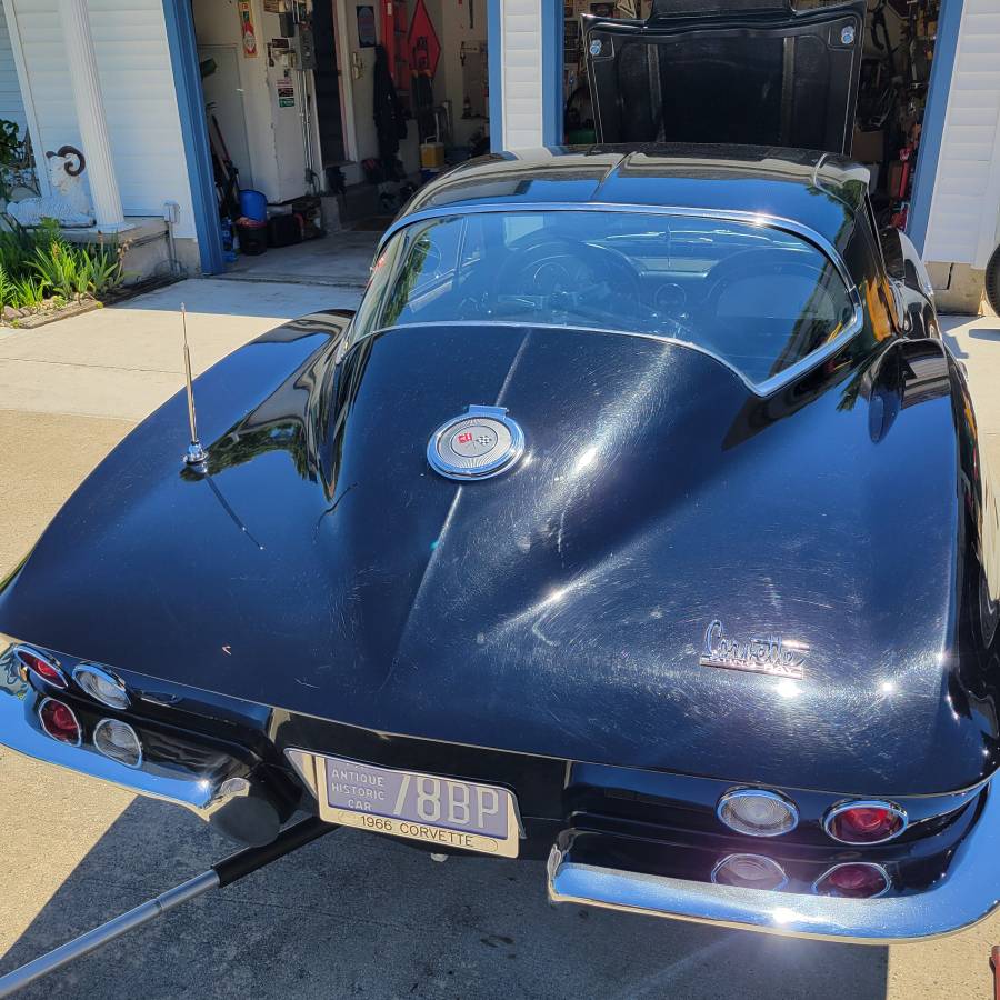 Chevrolet-corvette-1966-black-15