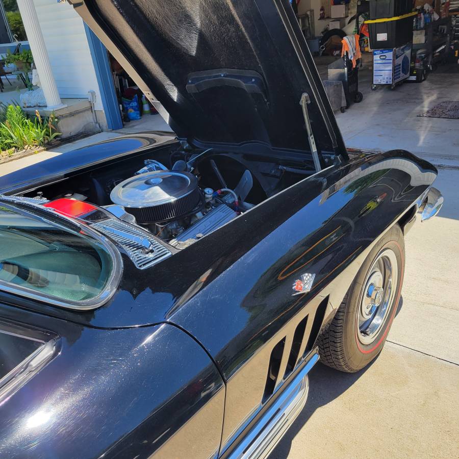 Chevrolet-corvette-1966-black-16