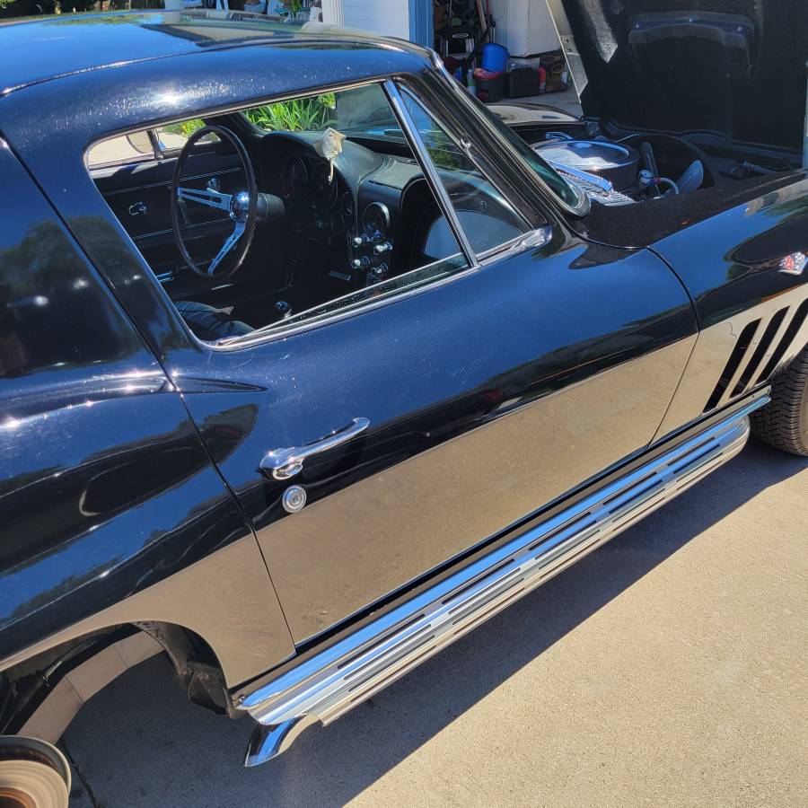 Chevrolet-corvette-1966-black-18
