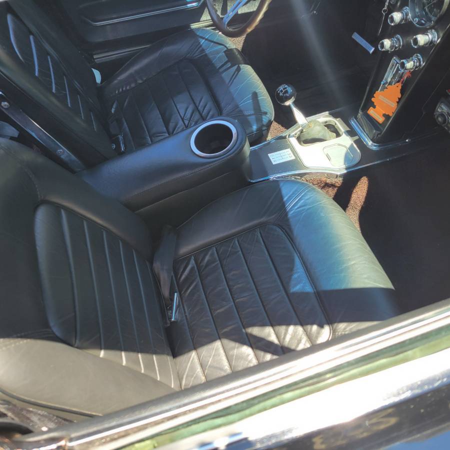 Chevrolet-corvette-1966-black-3