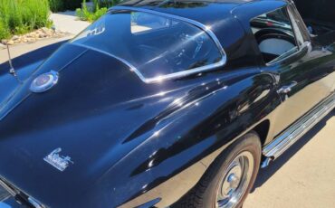 Chevrolet-corvette-1966-black-5