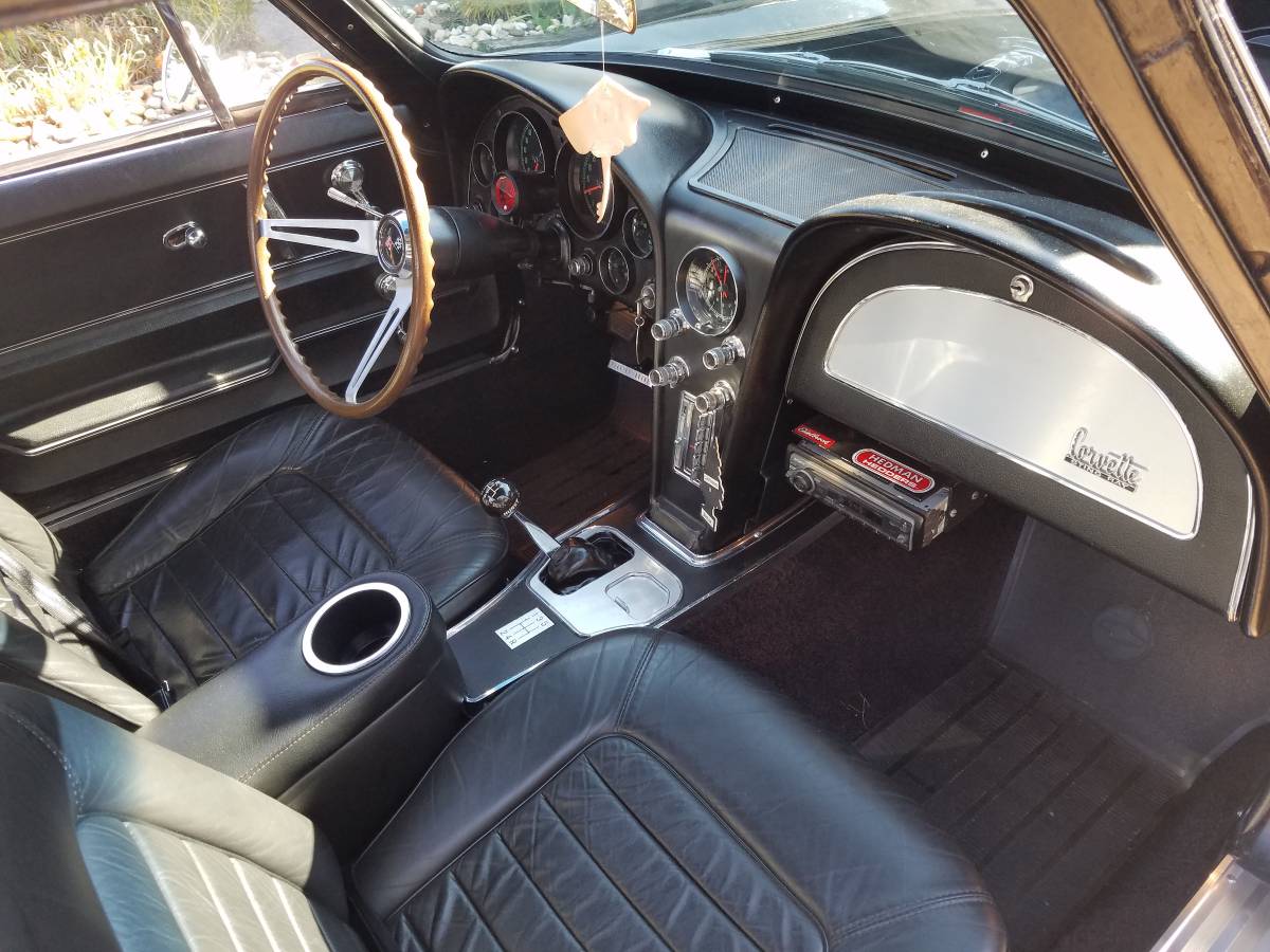 Chevrolet-corvette-1966-black-8