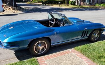 Chevrolet-corvette-1966-blue-1