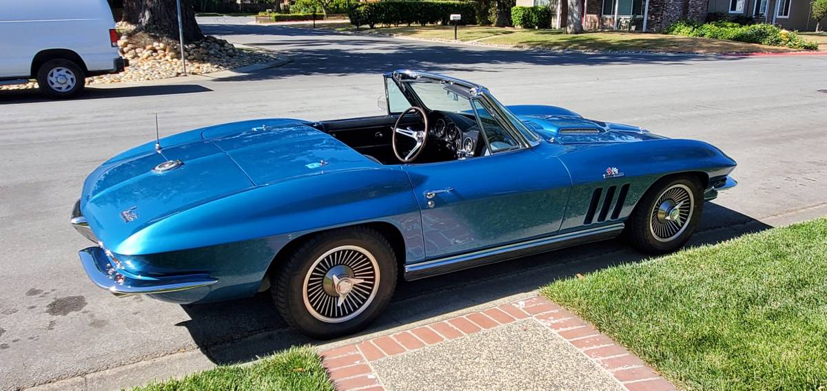 Chevrolet-corvette-1966-blue-1