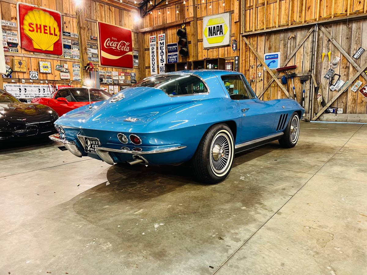 Chevrolet-corvette-1966-blue-10