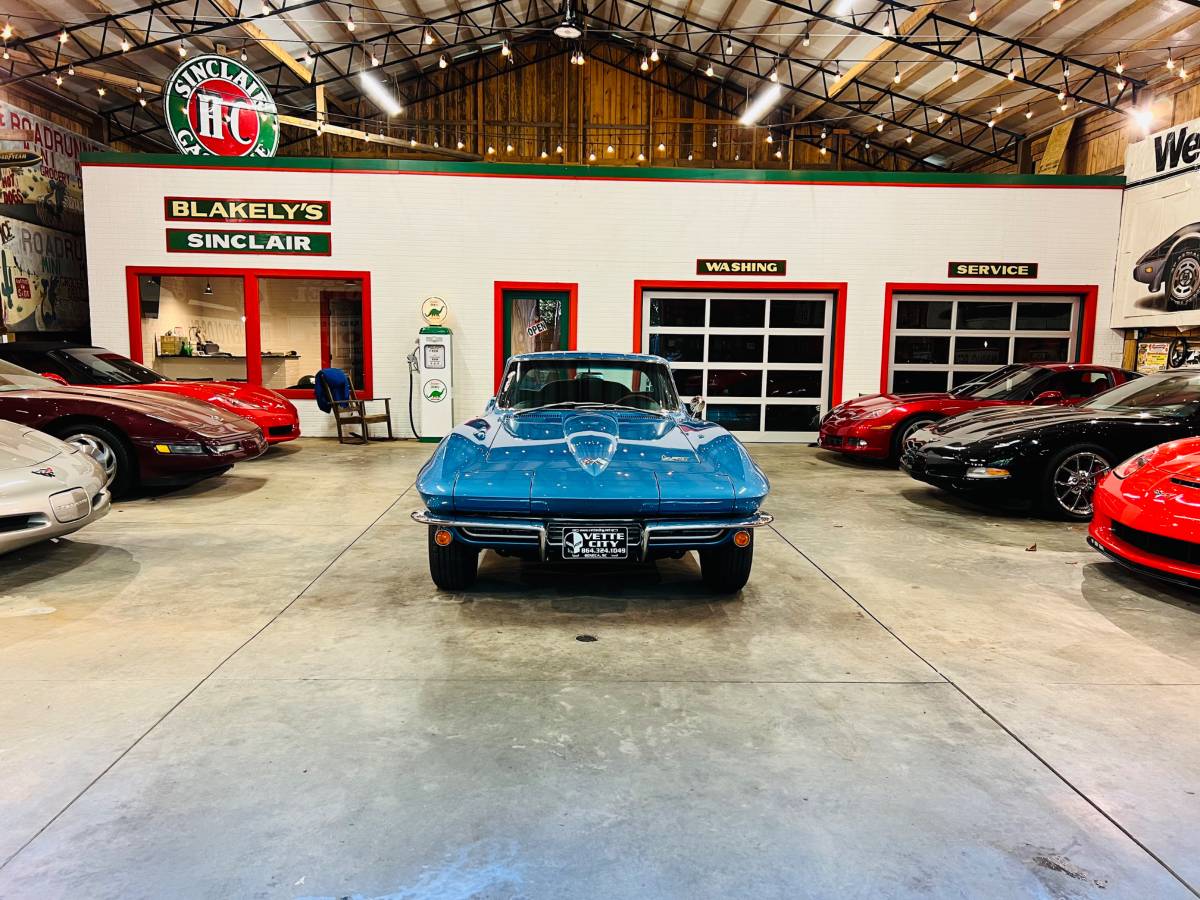 Chevrolet-corvette-1966-blue-13