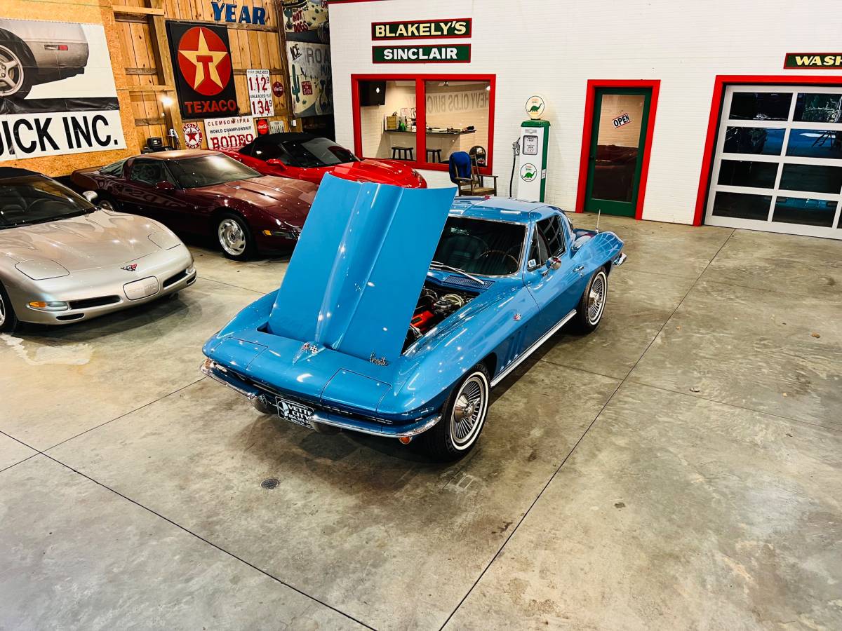 Chevrolet-corvette-1966-blue-15