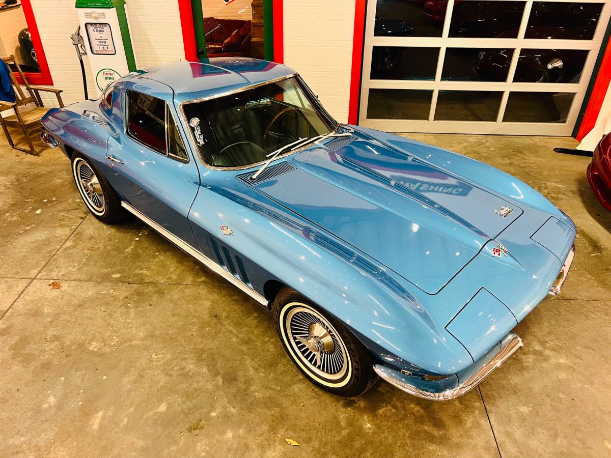 Chevrolet-corvette-1966-blue-3