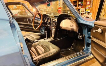 Chevrolet-corvette-1966-blue-42