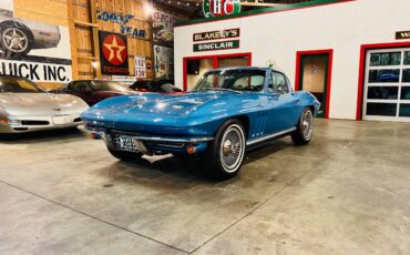 Chevrolet-corvette-1966-blue-50