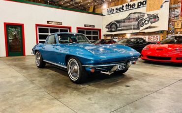 Chevrolet-corvette-1966-blue-56