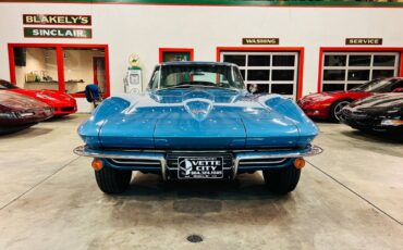 Chevrolet-corvette-1966-blue-66