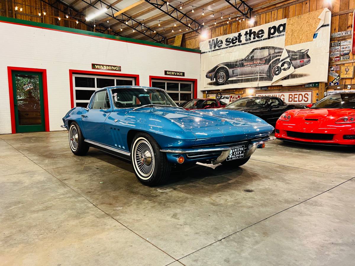 Chevrolet-corvette-1966-blue-73