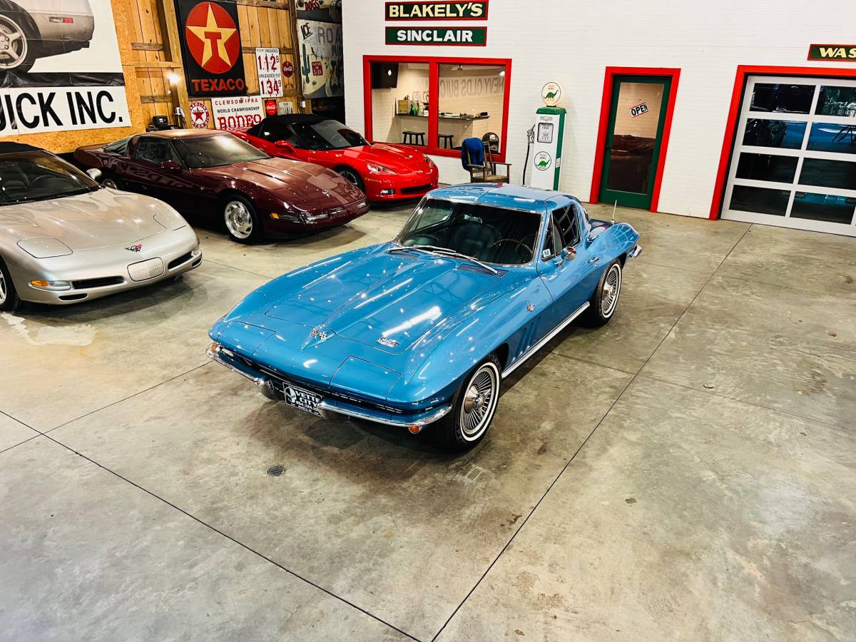Chevrolet-corvette-1966-blue-75