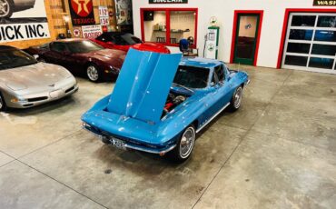 Chevrolet-corvette-1966-blue-76