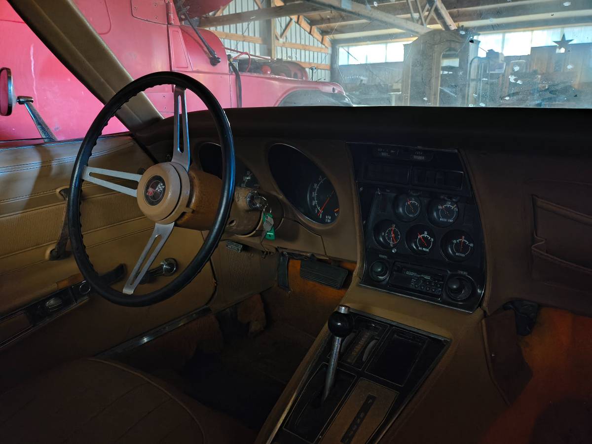 Chevrolet-corvette-1966-red-11