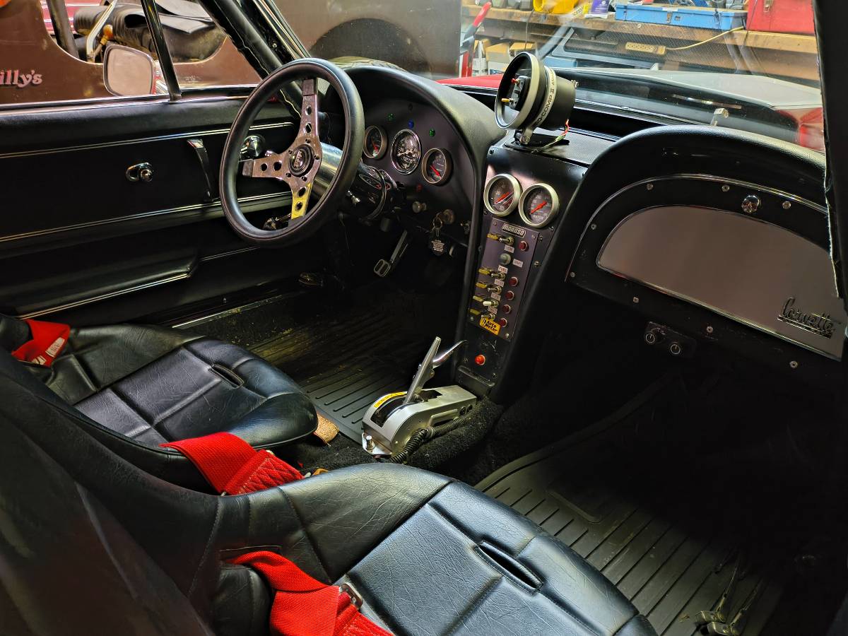 Chevrolet-corvette-1966-red-6