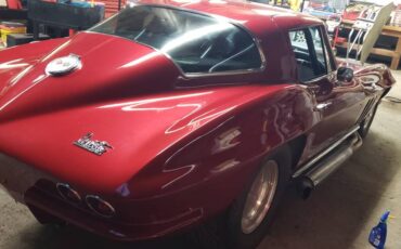 Chevrolet-corvette-1966-red-7