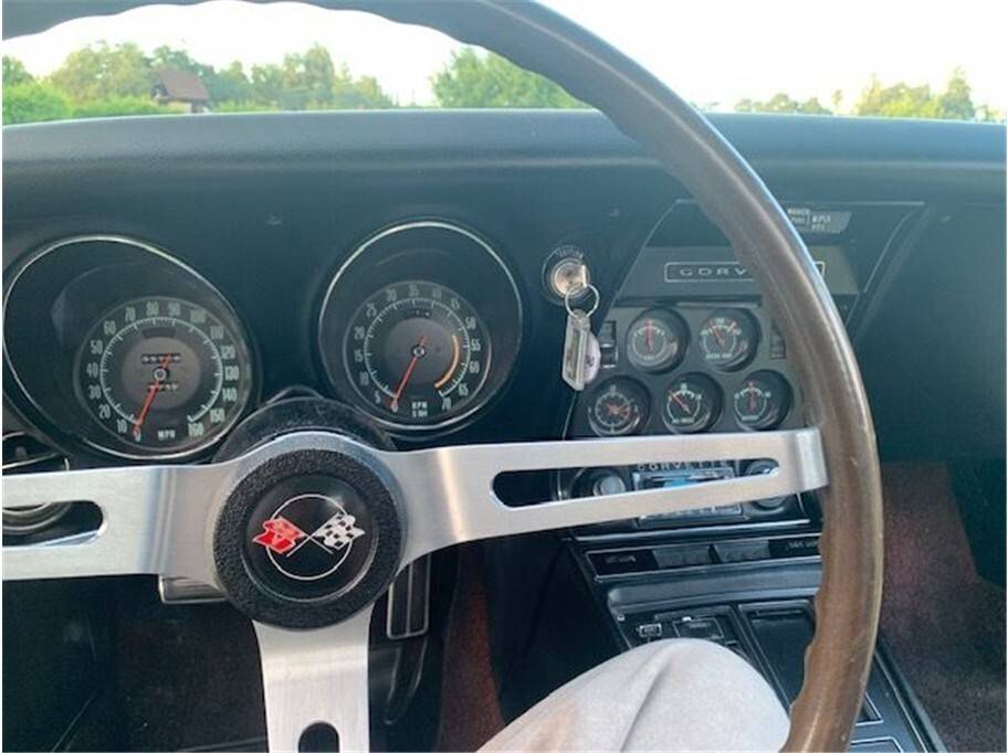 Chevrolet-corvette-1968-11