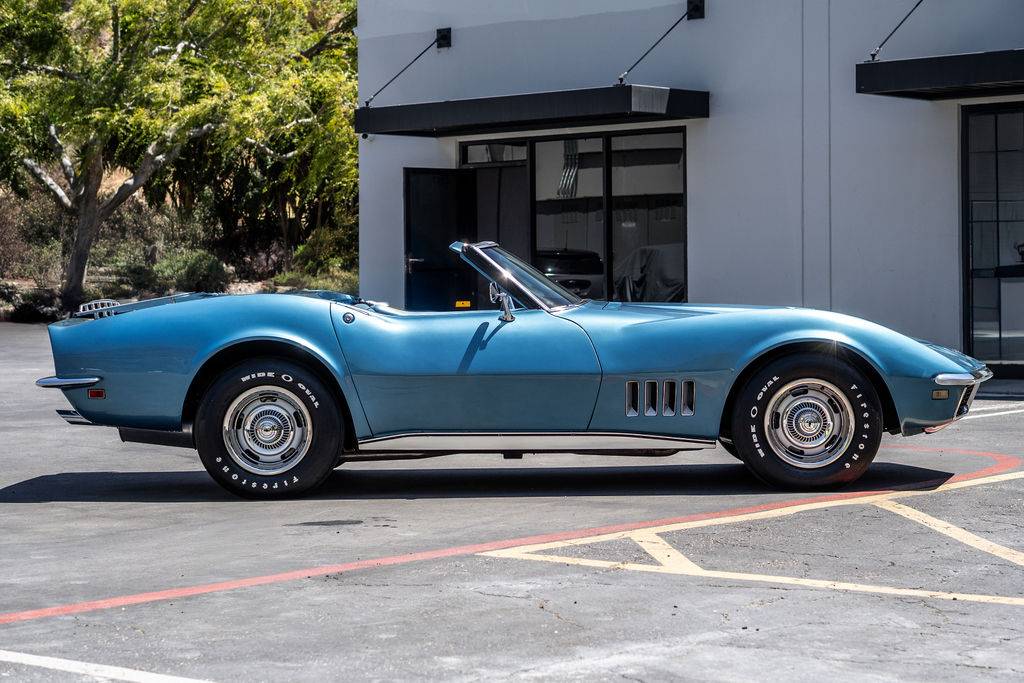 Chevrolet-corvette-1968-19