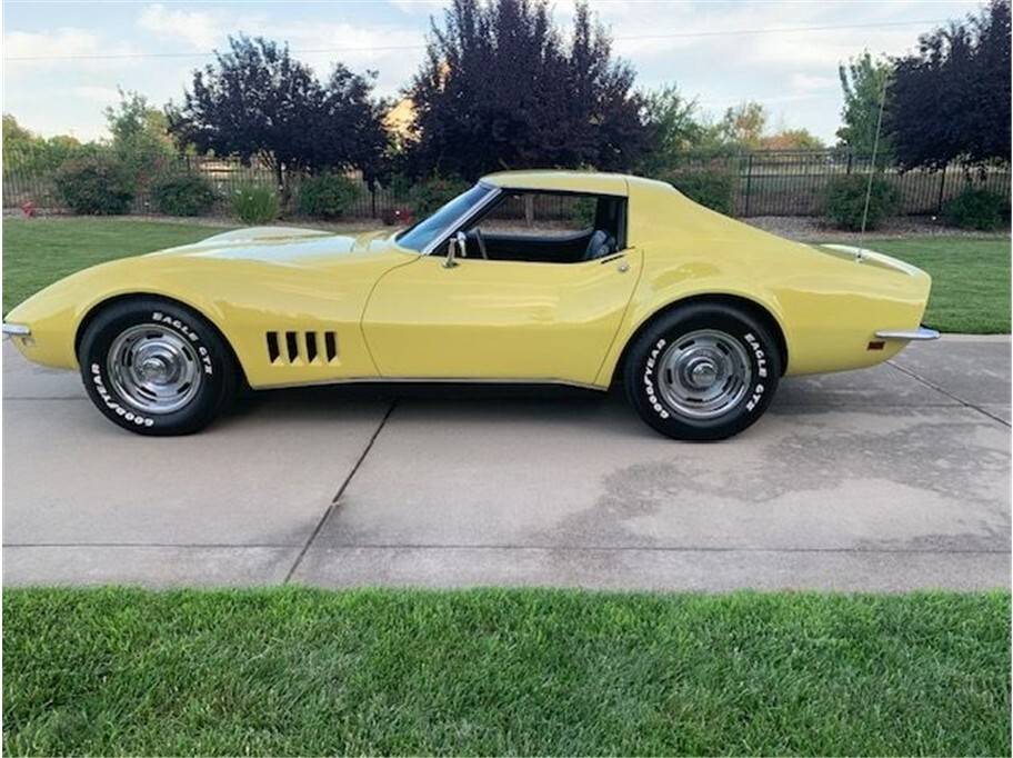 Chevrolet-corvette-1968-24