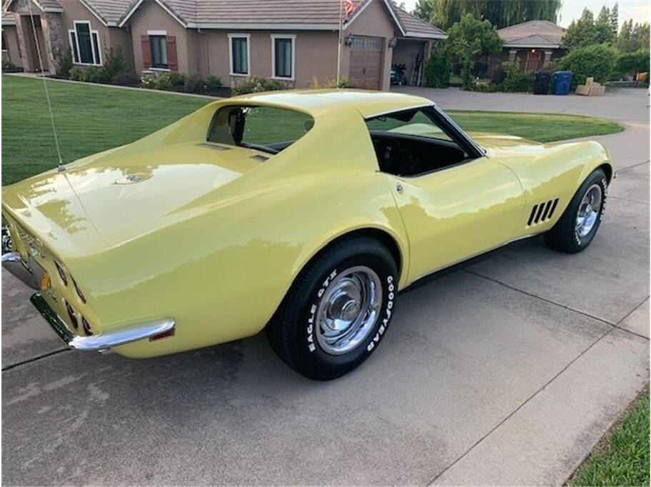Chevrolet-corvette-1968-4
