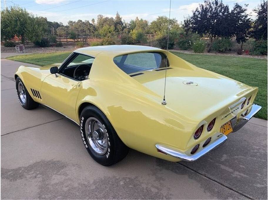 Chevrolet-corvette-1968-6
