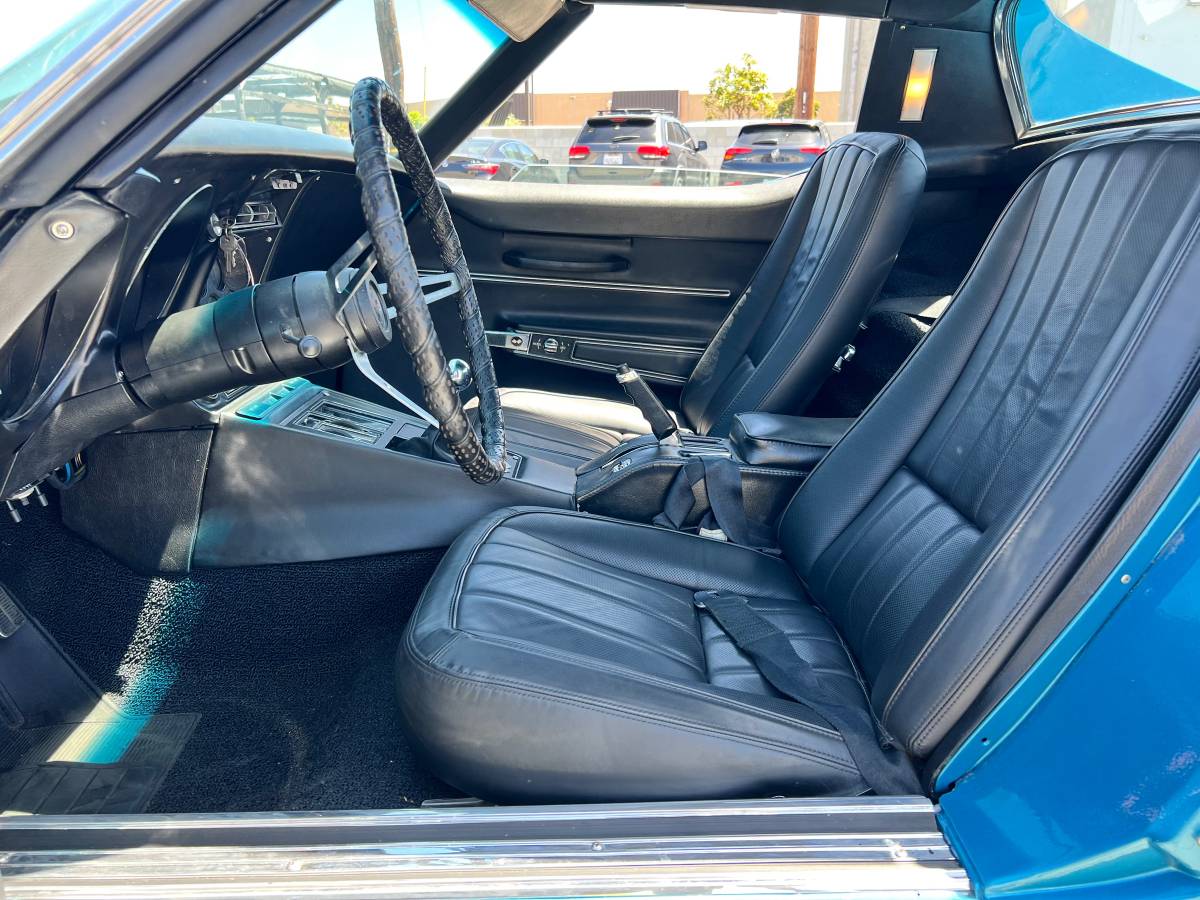 Chevrolet-corvette-1968-blue-11