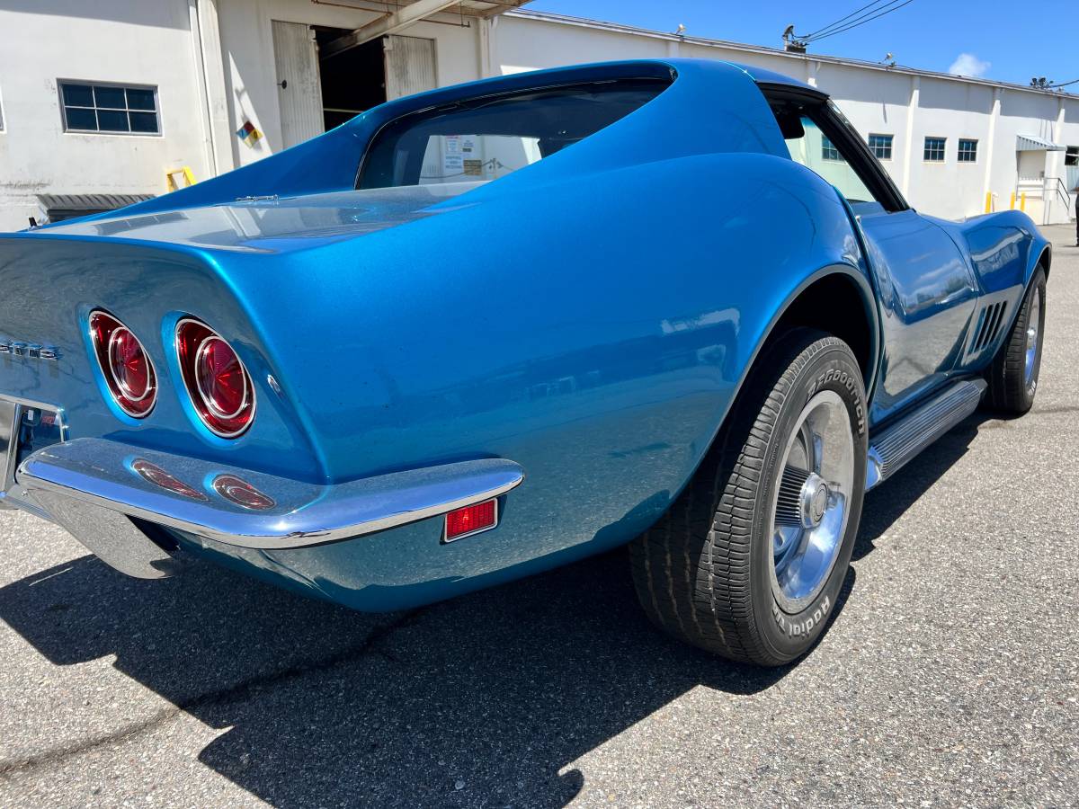 Chevrolet-corvette-1968-blue-21