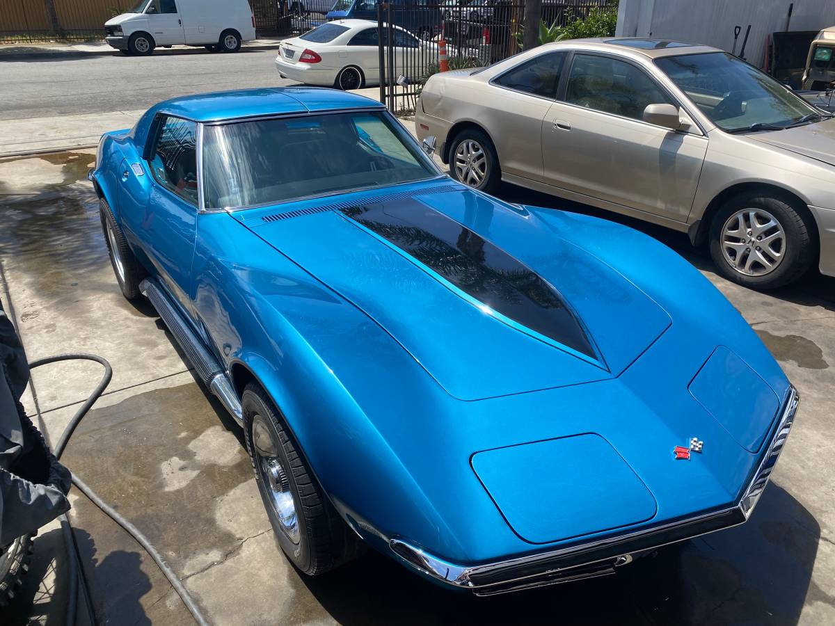 Chevrolet-corvette-1968-blue-24